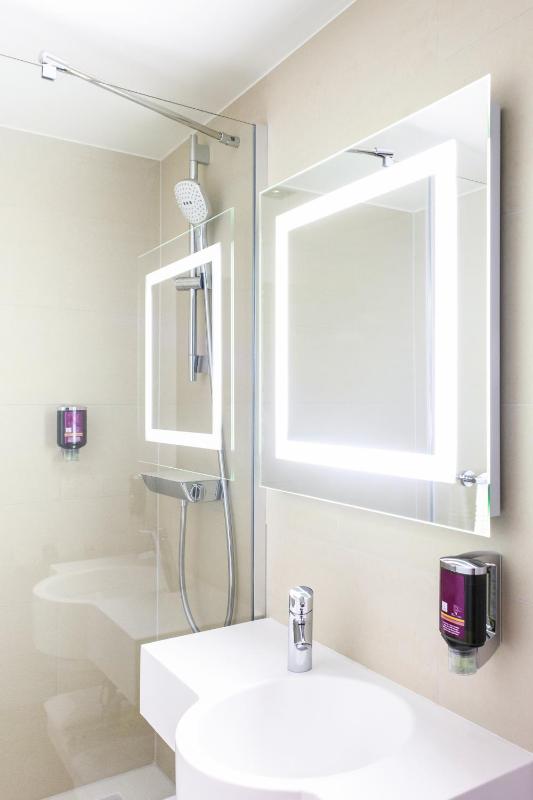 One-Bedroom Apartment image 2