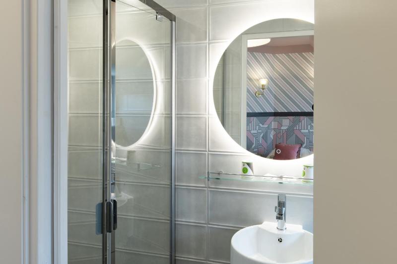 Double Room image 1
