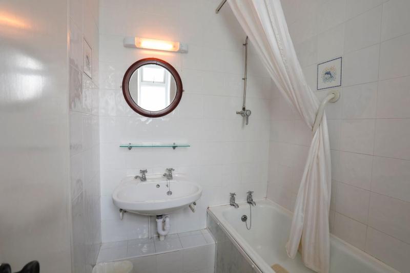 Two-Bedroom Apartment image 4