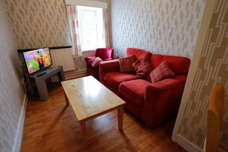 One-Bedroom Apartment image 4