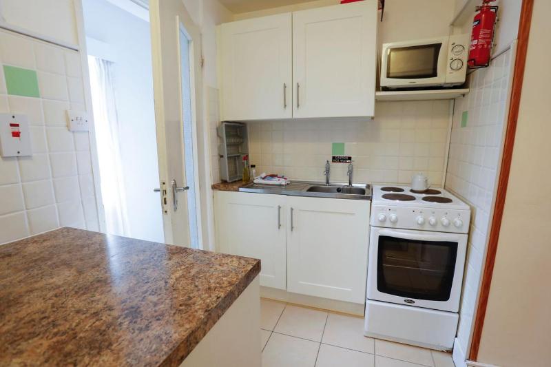 One-Bedroom Apartment image 3