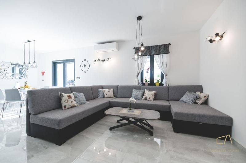 Luxury Villa Ivy - image 36