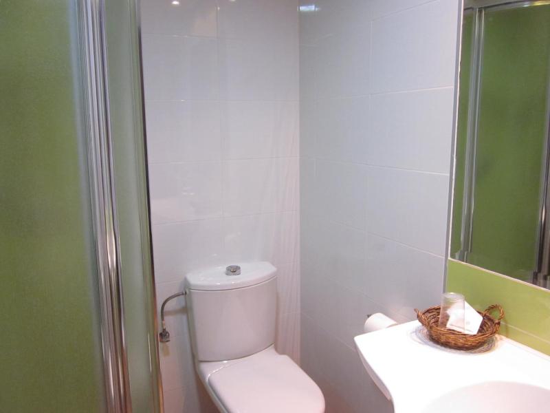 Double or Twin Room image 4