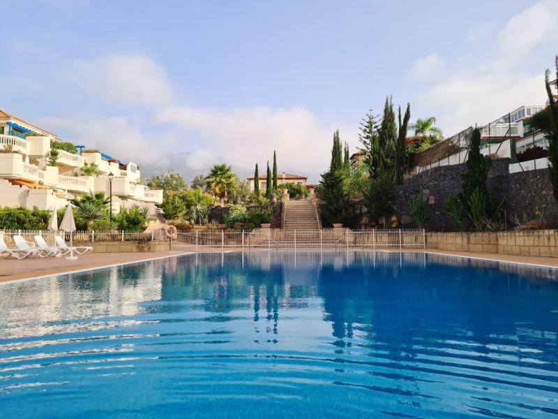 Luxury apartment, comfort and relax, views of the pool Images