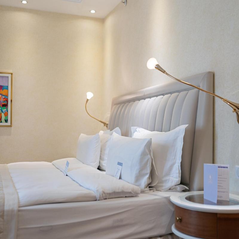 Double Room image 4