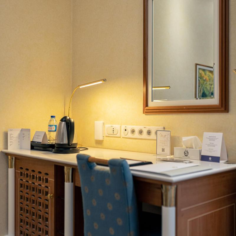 Double Room image 3