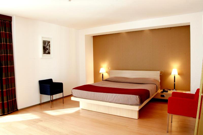 Superior Double or Twin Room image 4