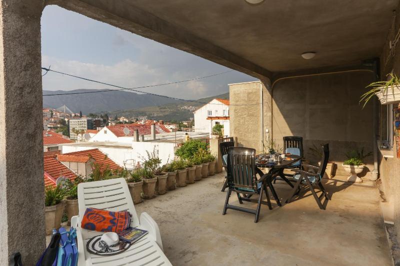One Bedroom Apartment with Balcony and City View image 2