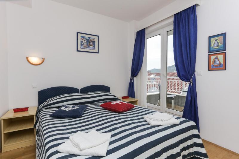 One Bedroom Apartment with Balcony and City View image 1