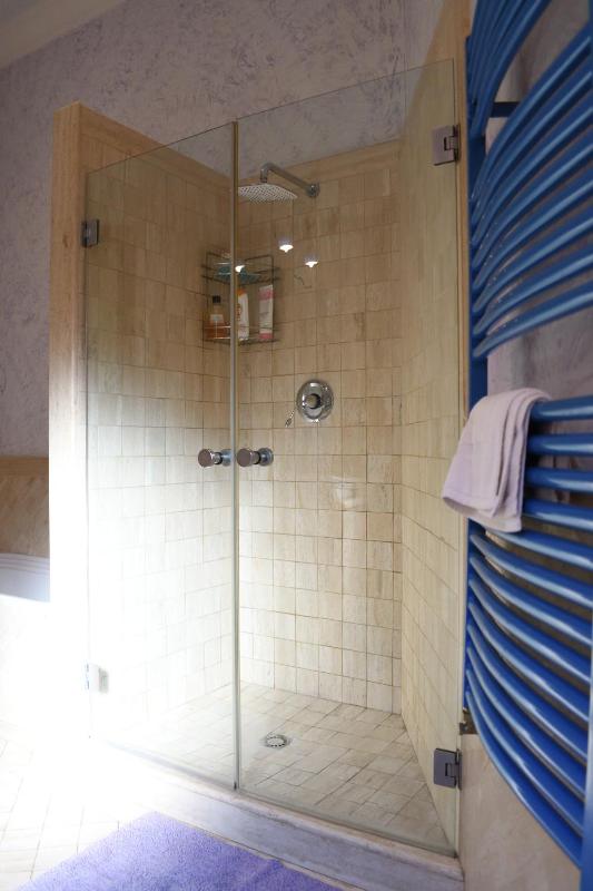 Deluxe Double Room with Balcony image 2