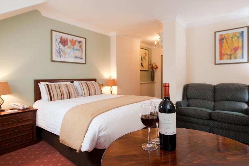 Standard Double Room image 4