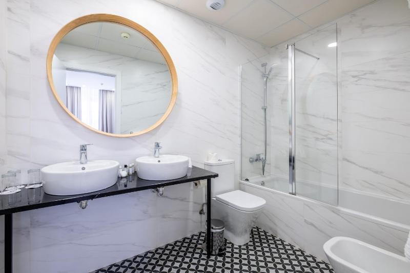 Triple Room image 1