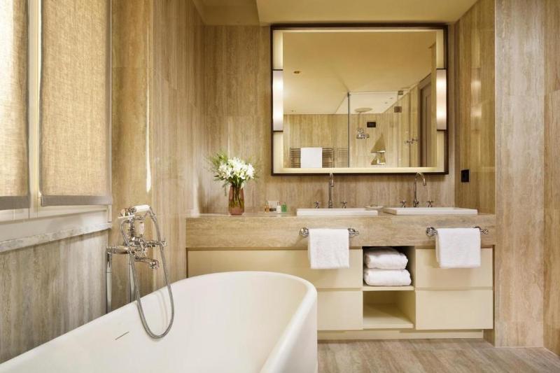 Classic Suite image 4