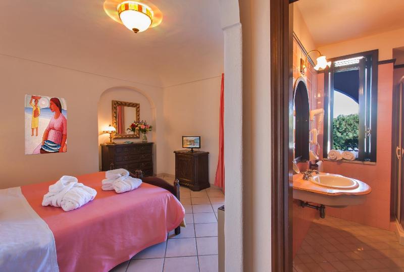 Superior Double or Twin Room image 4