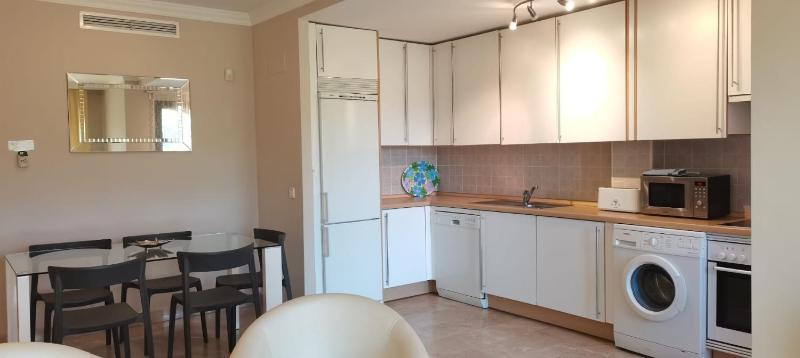 Apartamento espacioso con seis piscinas muy tranquilo y jardines cercano a la playa - image 10