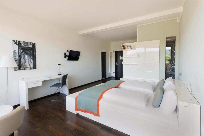 Loft (180cm bed width) image 1