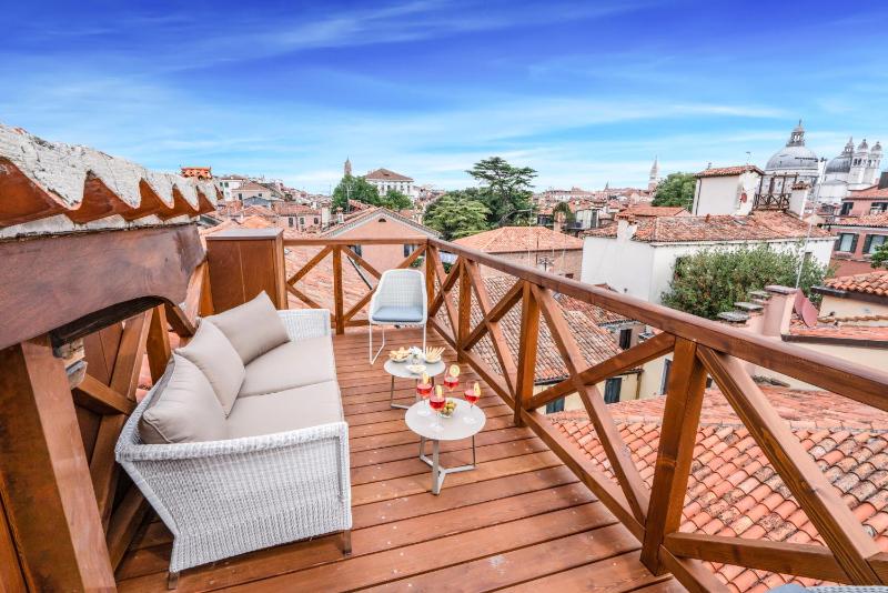 Apartment with Terrace image 2