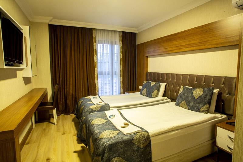 Standard Double or Twin Room image 1