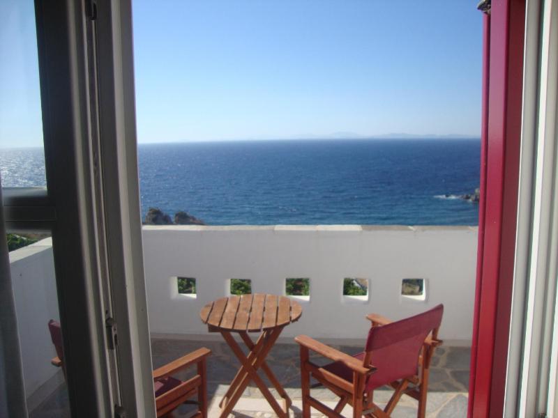 One-Bedroom Bungalow with Sea View image 4
