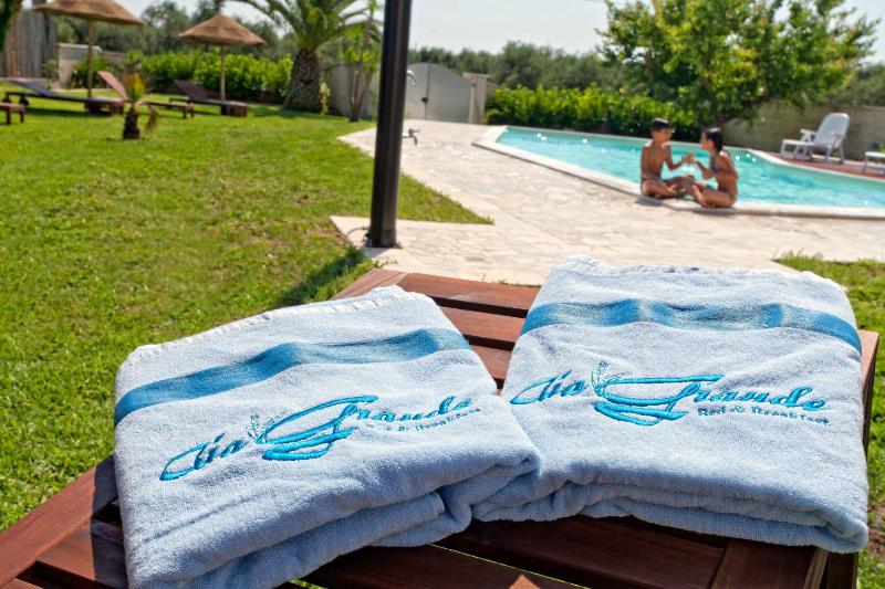 Double or Twin Room with Pool View image 3