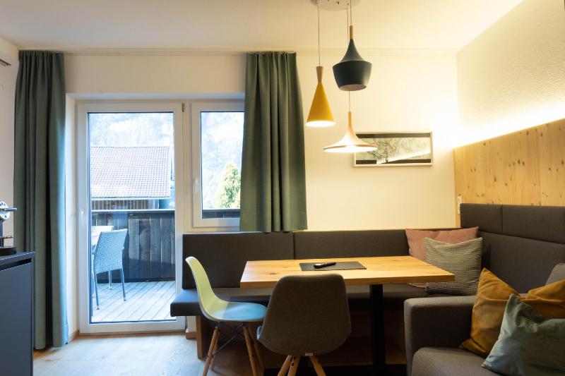 One-Bedroom Apartment image 3