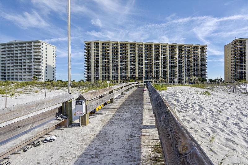 Phoenix 6 Unit 1206 - image 9