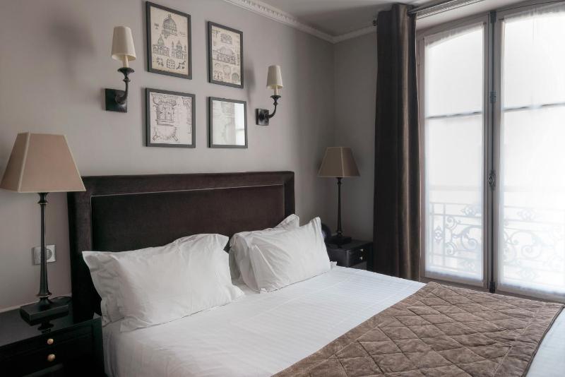 Superior Double Room image 4