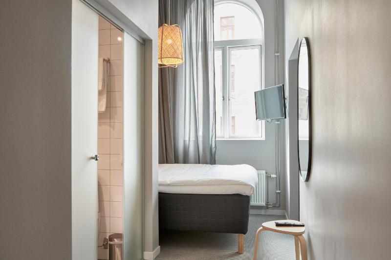 Double Room image 4