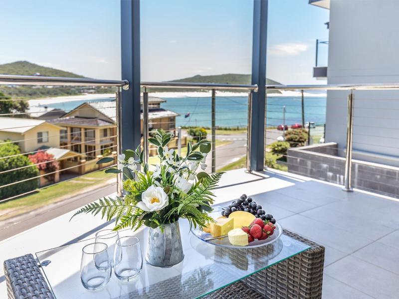 Fingal Bay View Unit 1 16 Tuna Crescent - image 1