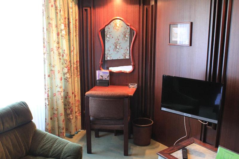 Standard Triple Room image 3