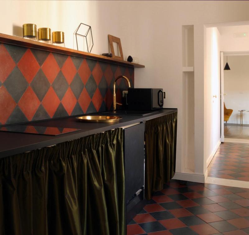 Gorgeous flat with Opera view - image 21