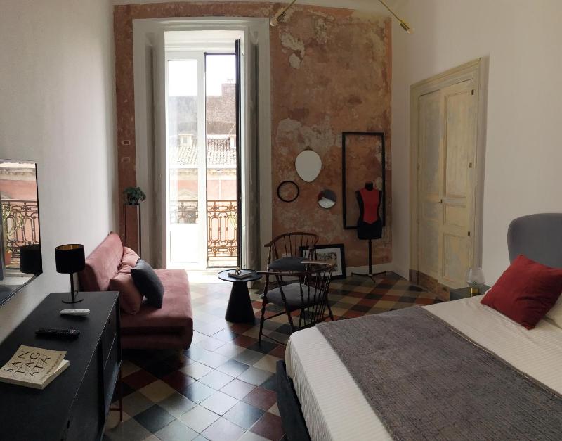 Gorgeous flat with Opera view - image 15