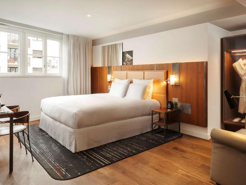 Junior King Suite image 4