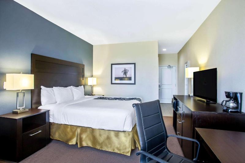 King Room image 2