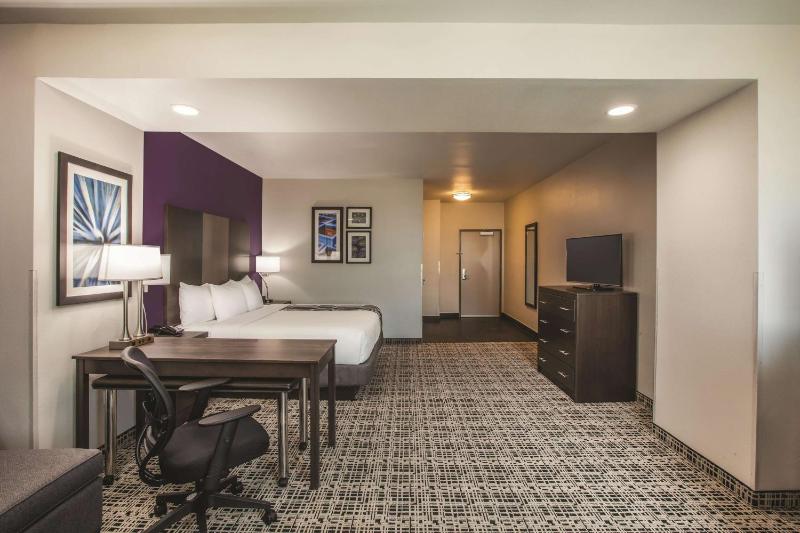 Executive King Room - Non-Smoking image 4