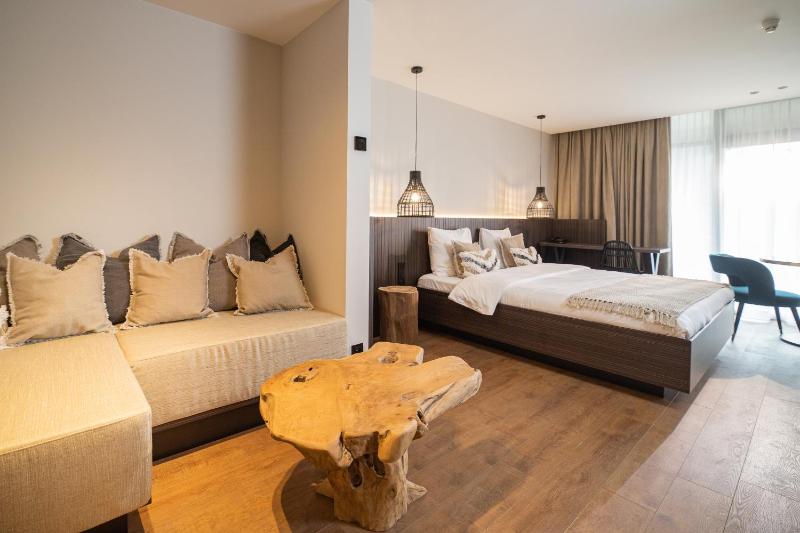 Suite with Spa Bath image 1