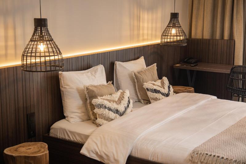 Suite with Spa Bath image 2