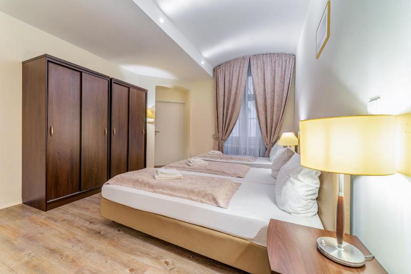 Upper Room Hotel Kurfürstendamm - image 7