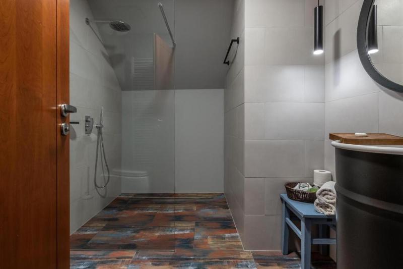 Apartment with Terrace image 4