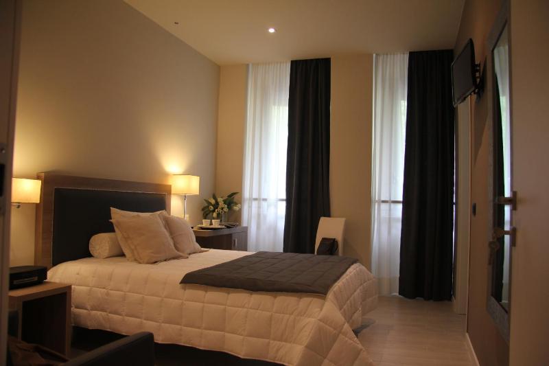 Double Room with Small Double Bed image 2