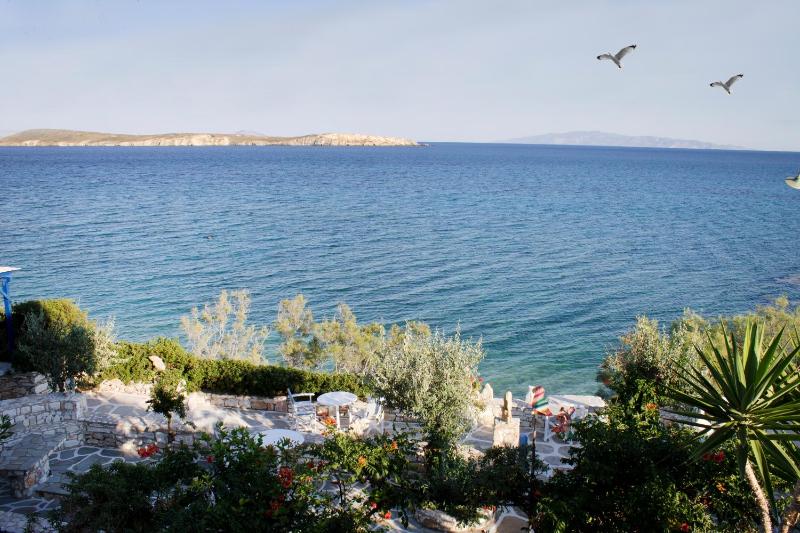 Double or Twin Room with Sea View image 3