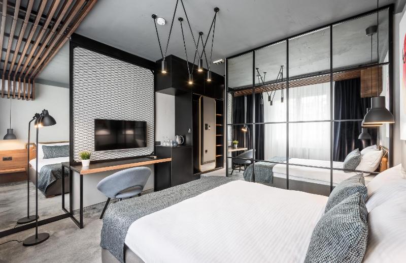 Double Room image 1