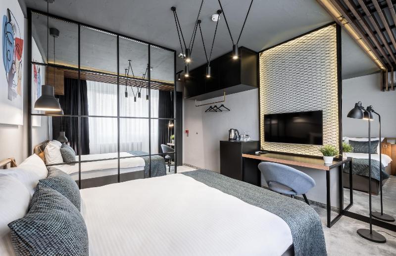 Double Room image 1