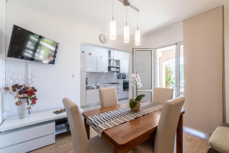 Apartment with Sea View image 4