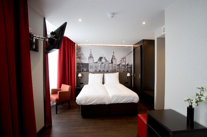 Superior Twin/Double Suite image 2