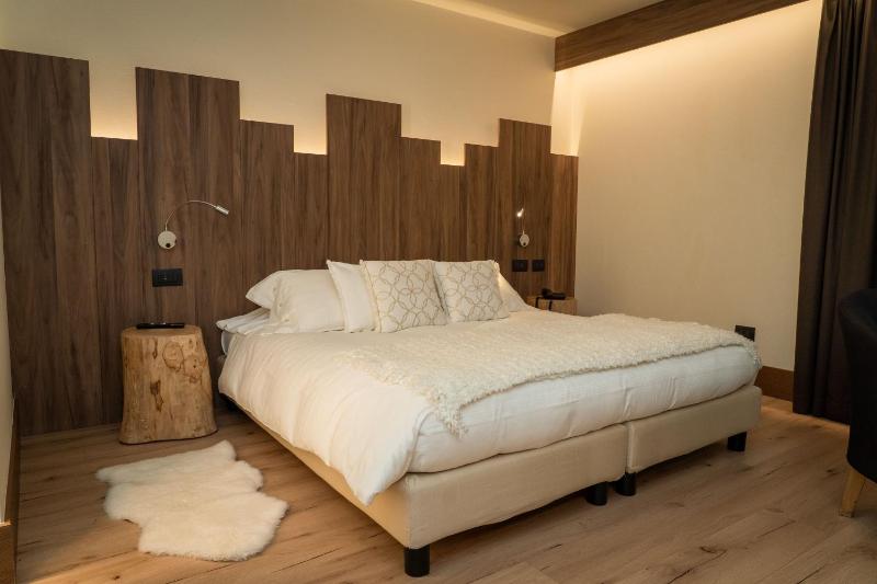 Junior Suite image 2