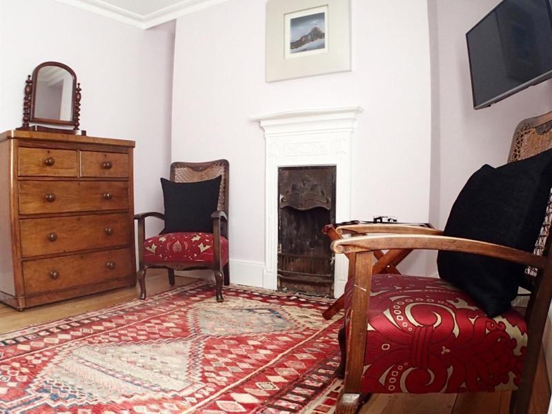 Double Room with Private Bathroom image 3