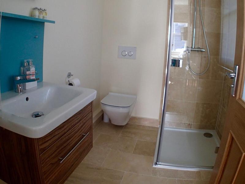 Standard Twin Room image 2
