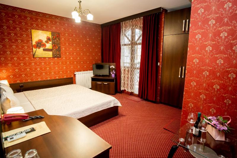 Double Room image 4