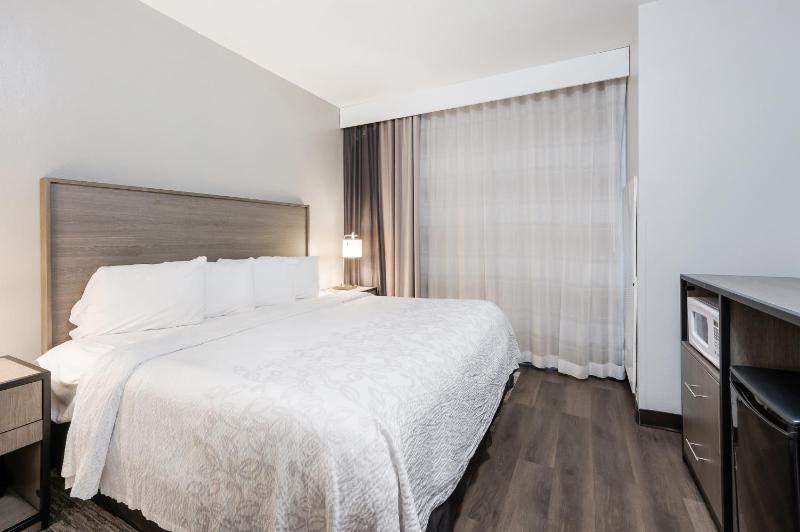 Suite King Room with Two Rooms Smoke Free image 1